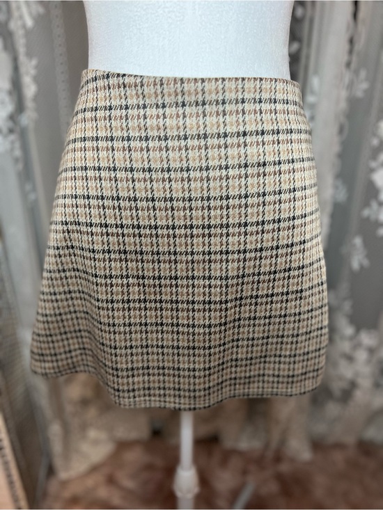 American Eagle Outfitters Dresses & Skirts - Preppy American Eagle Outfitters Plaid Mini Skirt in Tan and Black XL